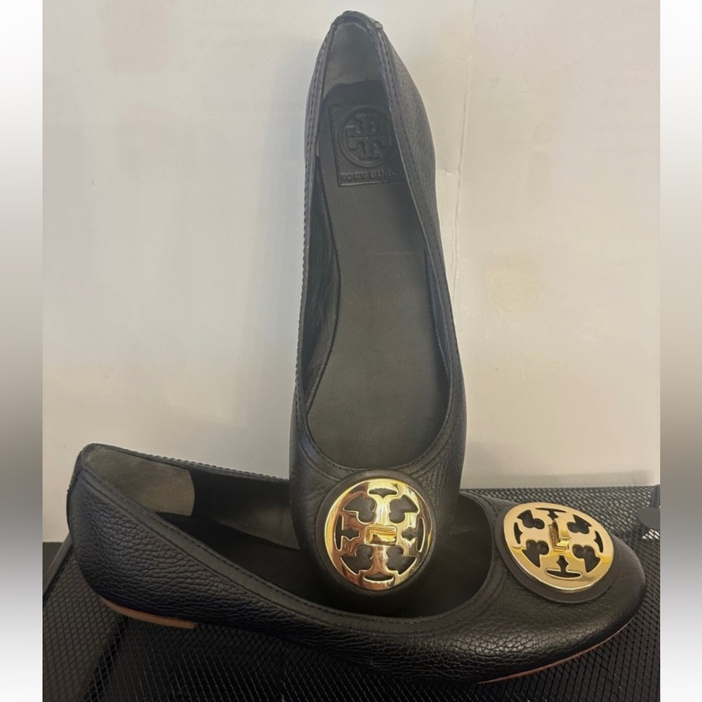 Tory Burch Selma Flats Women’s 9M Black Tumbled Leather Ballet Shoes Gold Logo - Picture 3 of 9